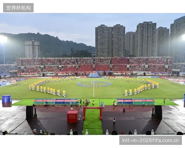 加拿大高位压迫体系遭遇铁桶阵，中场组织无法有效穿透哥斯达黎加。
